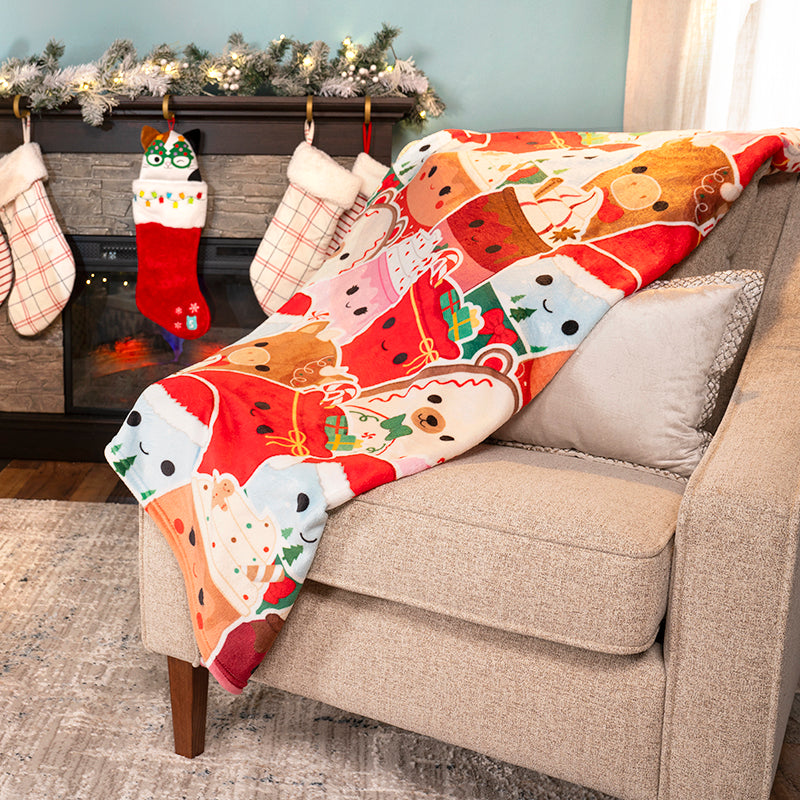 Squishmallows Holiday Throw Blanket - Image 4